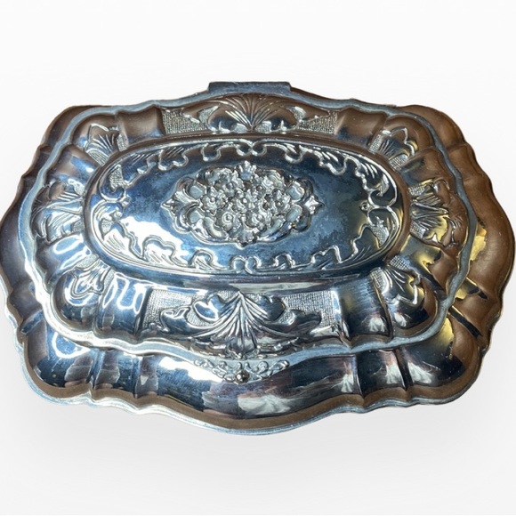 🔥Sale🔥Vintage Italian Vera Lucino Ornate Silver Plated Trinket Jewelry Box - Picture 2 of 5